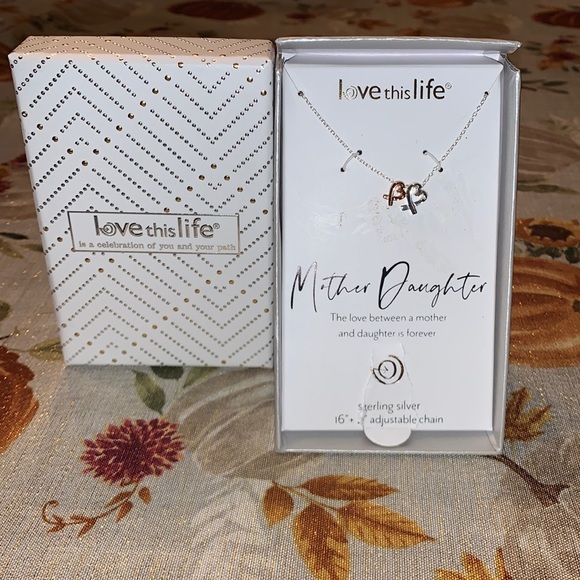 New Love this Life Mother Daughter necklace. - Picture 1 of 4